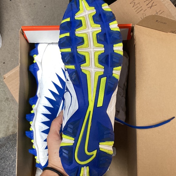 Alpha Menace Shark Cleats - Picture 4 of 4